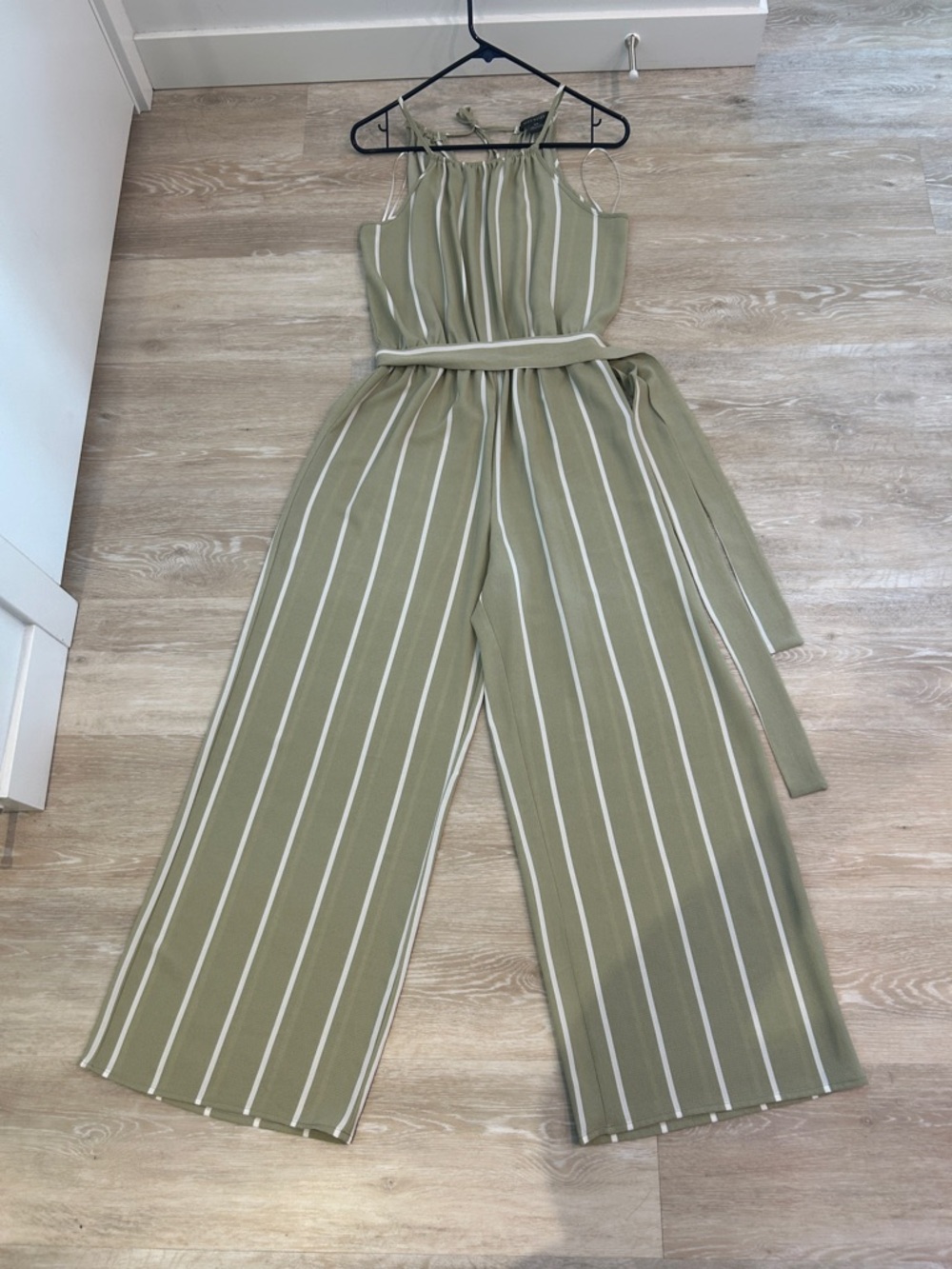 Suzy Shier Olive Green Sleeveless Tie-Waist Jumpsuit